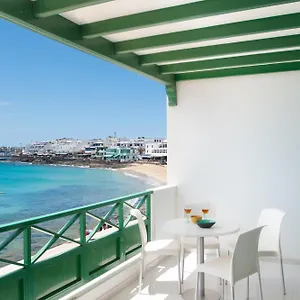 https://apartamentos-avenida-playa-blanca-lanzarote.in-canary-islands.com